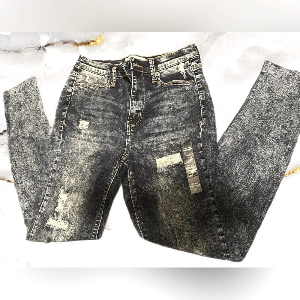 Mudd High Rise Ankle Jeggings NWOT. Size 7